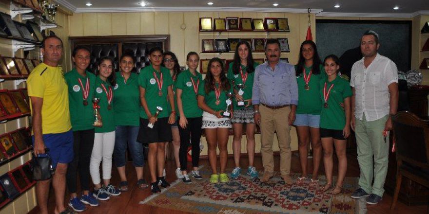 Toroslar’ın Kızları, Kadınlar Basketbol Bölgesel Ligi’nde Mücadele Edecek