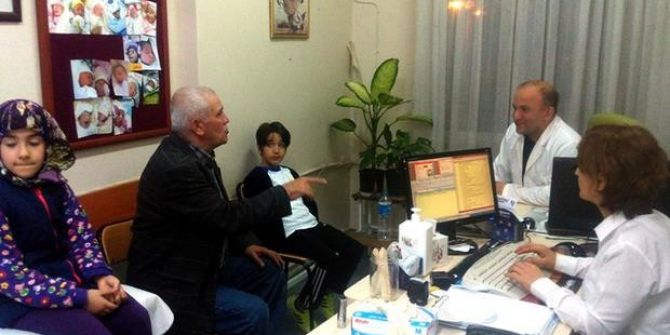 Başhekim, İftar Sonrası Gönüllü Poliklinik Hizmeti Veriyor