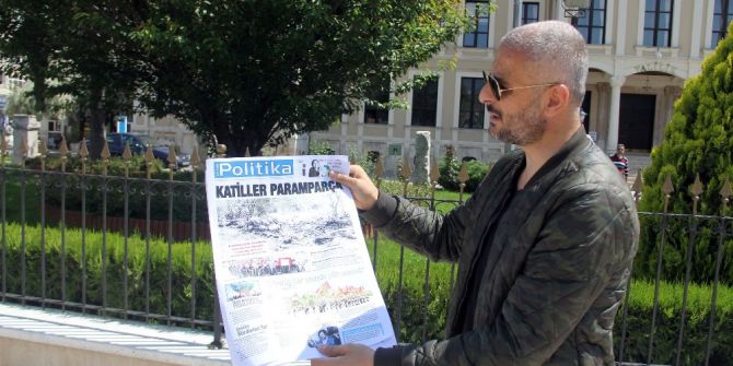 Skandal Başlığı Atan Gazeteyi Yakarak Protesto Etti