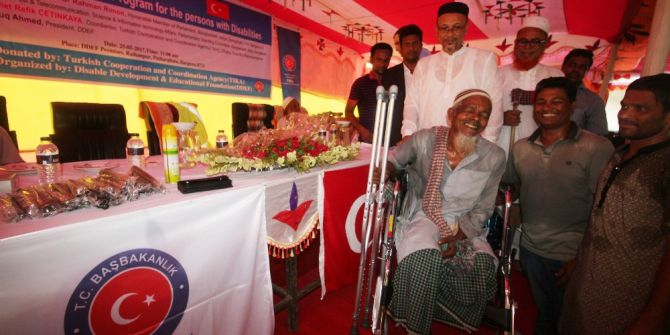 Bangladeş’te Engellilere Ekipman Ve Malzeme Desteği