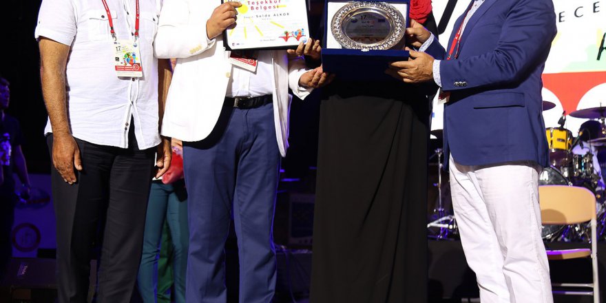 Yaşam Boyu Başarı Ödülü İki Dev Sanatçının Oldu