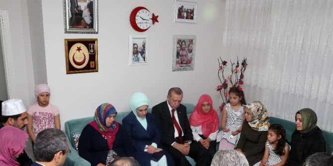 Cumhurbaşkanı Erdoğan’dan Şehit Ailelerine Ziyaret