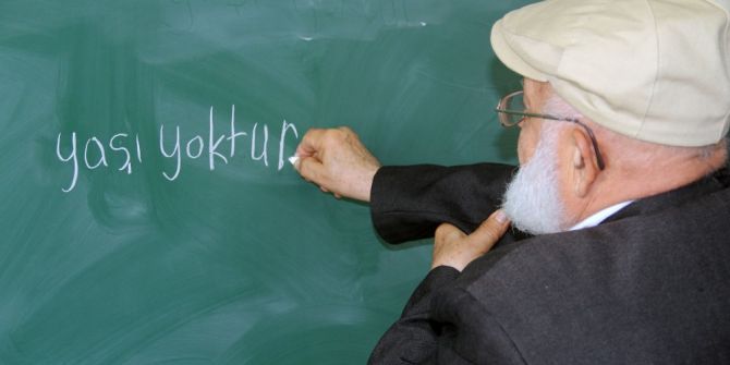 81 Yaşındaki Bayram Dede’nin Okuma Aşkı