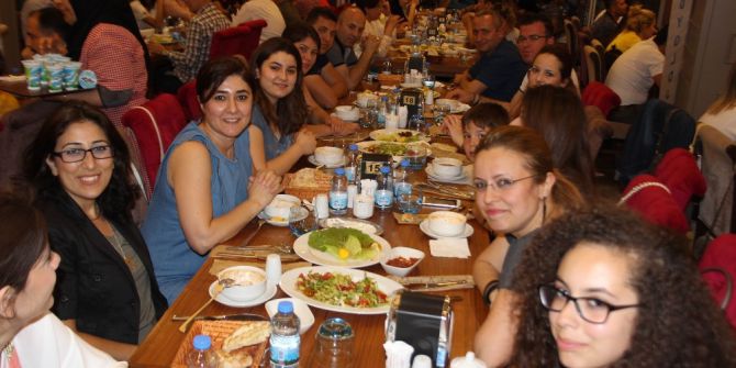 Hastane Çalışanları İftarda Buluştu