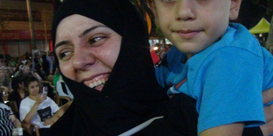 Demokrasi Nöbetinde Uyudu Ancak Bayrağı Bırakmadı