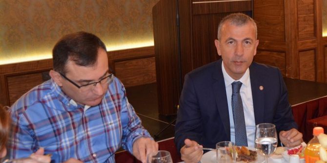 Doktorlar İftar Yemeğinde Bir Araya Geldi