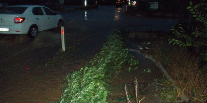 Dereler Taştı, Tarlalar Sular Altında Kaldı