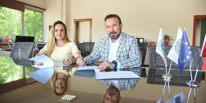 İzmit Belediyesi, Kocaeli Üniversitesi Güzel Sanatlar Fakültesi İle Protokol İmzaladı