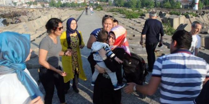 Beton Blok Arasına Düşen Minik Çocuğu İmam Kurtardı