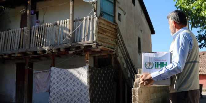 Elazığ’da 2 Bin Aileye Ramazan Yardımı