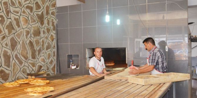 Bingöllü Fırıncıların, 80 Derece Sıcakta Oruç Mesaisi