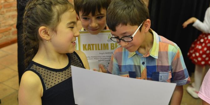 Minik Karikatüristlerin Sertifika Heyecanı