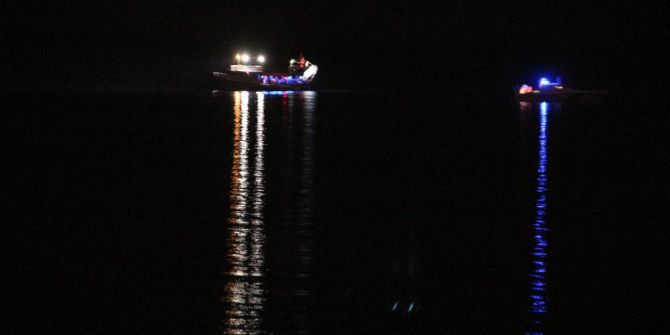 Karaya Oturan Teknedeki Turistleri Sahil Güvenlik Kurtardı