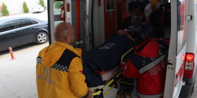 Mahsur Kalan Dağcı Donmak Üzereyken Kurtarıldı