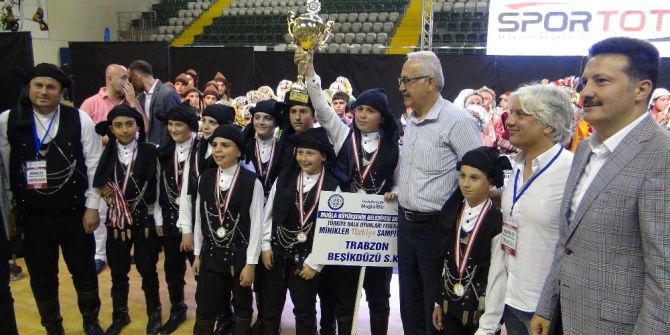 Halk Oyunları Düzenlemesiz Dal Türkiye Şampiyonu Trabzon