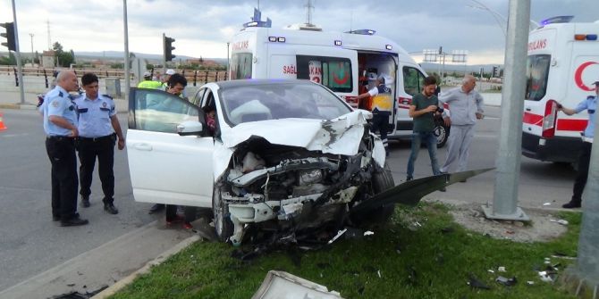 Karaman’da Trafik Kazası: 5 Yaralı