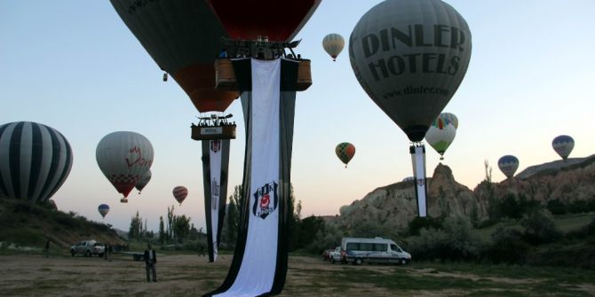 Kapadokya’da Balonlar Beşiktaş’ın Şampiyonluğu İçin Havalandı