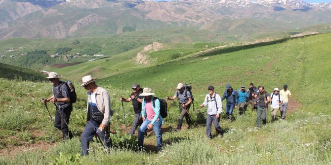 Yüksekova Dağları Ziyaretçilerini Bekliyor