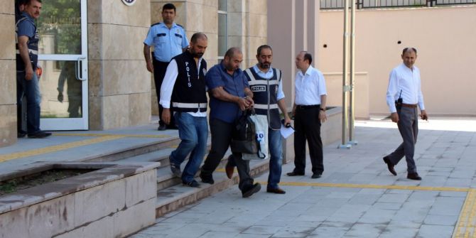 Babasını Bile Dolandırdı