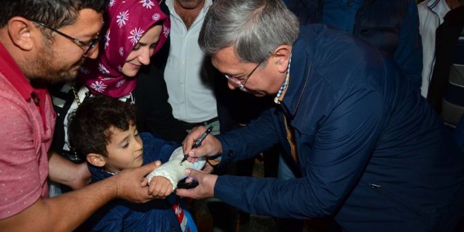 Başkan Çetin’den Ramazan Etkinlik Alanındaki Esnafa Ziyaret