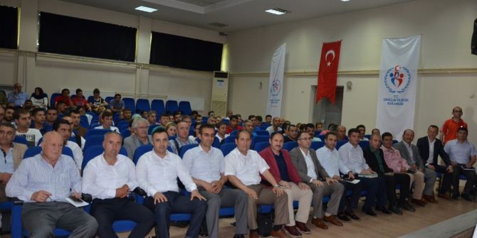 Şahin, Gençlik Ve Spor Çalışmalarını Değerlendirdi