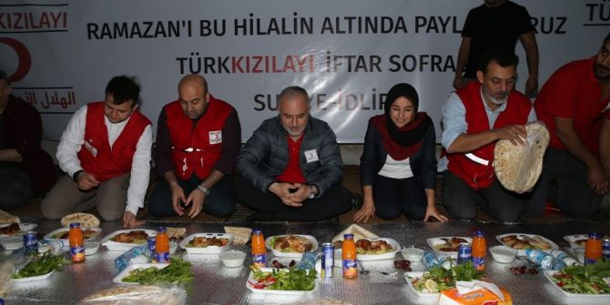 Kızılay Genel Başkanı Halep Düzce Kampında