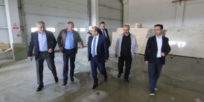 Başkan Keleş, Doğal Taş Fabrikasını Gezdi