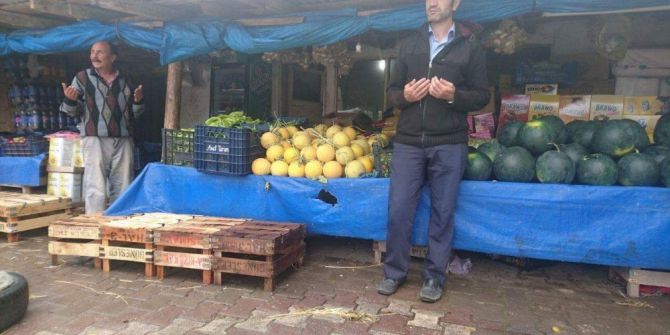 Pazarcılar, Tezgahlarını Dua İle Açıyor