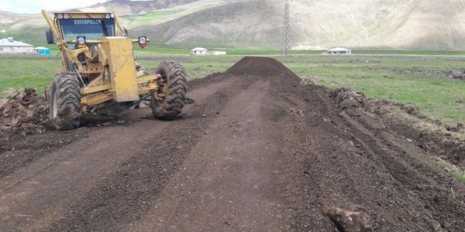 Çaldıran’da Kilitli Parke Taşı Çalışması