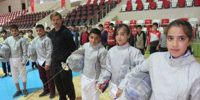 Muşlu Çocuklar İlk Defa Eskrim Sporuyla Tanıştı