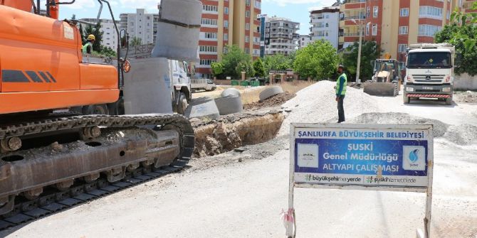 Karaköprü İlçesinde Drenaj Hat Döşeme Çalışmaları Devam Ediyor