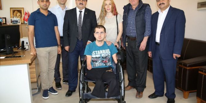 Melikgazi Belediyesi Topladığı Mavi Kapaklarla Tekerlekli Sandalye Aldı