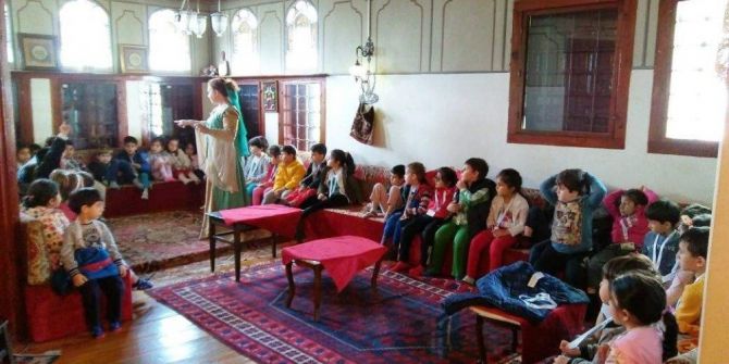 İzmitli Minikler, Masallarla Tarihi Öğreniyor