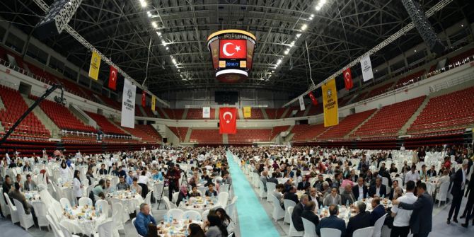 Başkan Akyürek, Esnaf Odalarının Üyeleri İle İftarlarda Buluşuyor