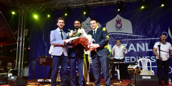 Cumhuriyet Meydanı İlahilerle Şenlendi