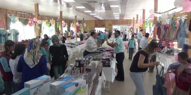 800 Yetim Ve Öksüz Çocuk Hayallerindeki Oyuncaklara Kavuştu