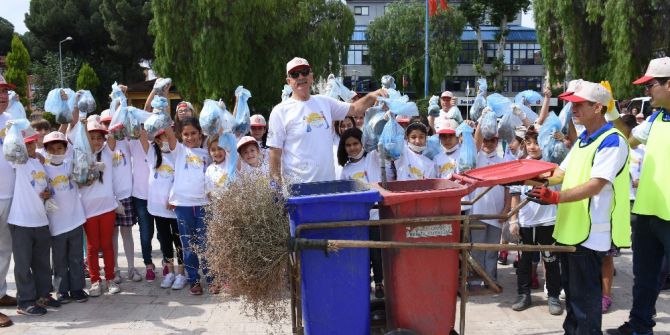 İncirliova’da ‘Yarınlarımız İçin Çöpler Çöp Kutusuna’ Etkinliği