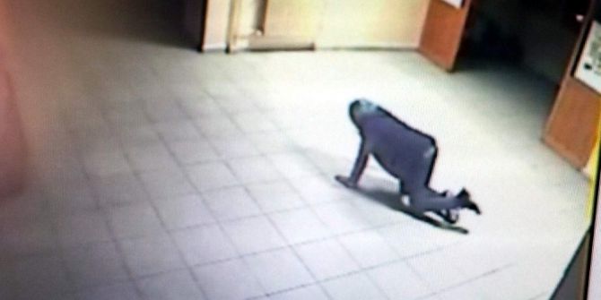 Bu Da Sürünerek Hırsızlık