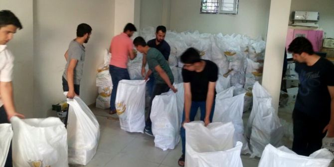 Rahmeteli Derneğinden 230 Aileye Ramazan Yardımı