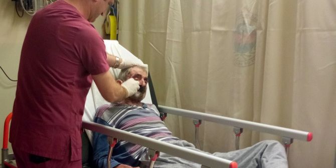 Koah Hastası Kendini Yaktı