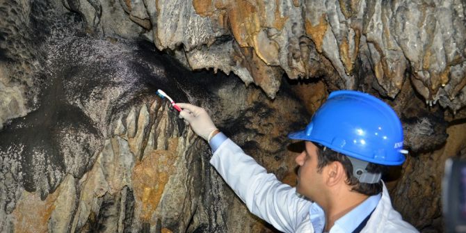 Dünya Çevre Günü’nde Diş Fırçalarıyla Mağara Temizlediler