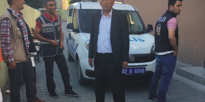 Atatürk Mahallesinin Yeni Muhtarı Sırrı Korkut Oldu