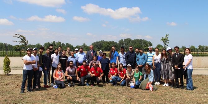 Biga’da Çevre Günü’nde 54 Fidan Diktiler