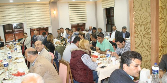 Devrek Muhtarlar Derneği İftar Programı Düzenledi