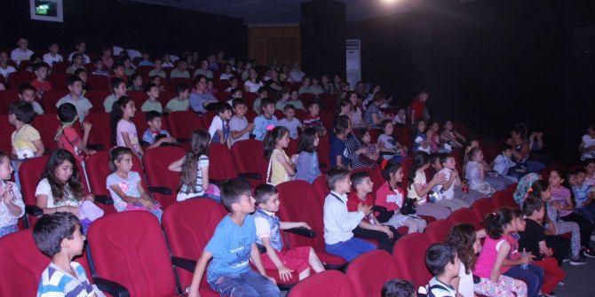 Kuşadası Belediye Tiyatrosundan Çevre Gününe Özel Oyun