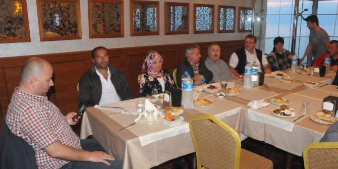 Ak Kadınlardan Engellilere İftar Yemeği Yedi