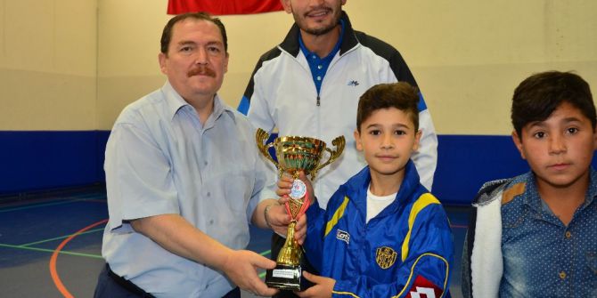 Pursaklar’da Okul Sporları Şampiyonları Ödüllerine Kavuştu