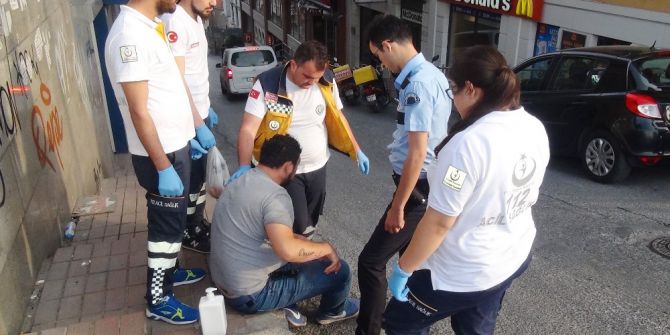 taksim Meydan’ında ‘Bonzai’ Kullanan Genç Yığılıp Kaldı
