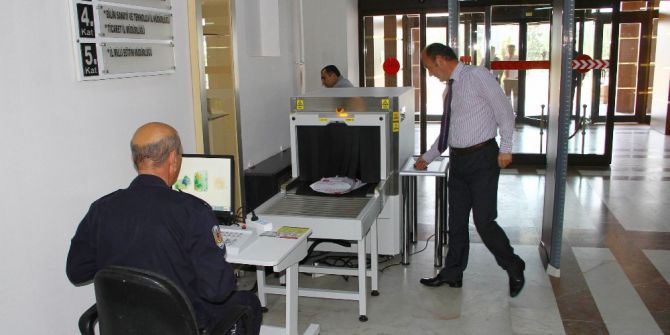 Metal Kapı Dedektörlerinde Radyasyon Tehlikesi Bulunmuyor