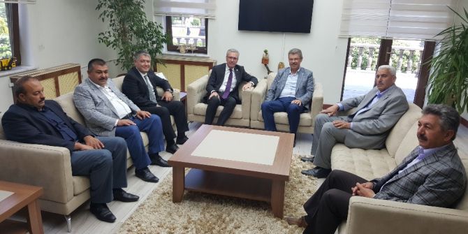 İş Bankası Genel Müdüründen Başkan Hüseyin Akay’a Tebrik Ziyareti